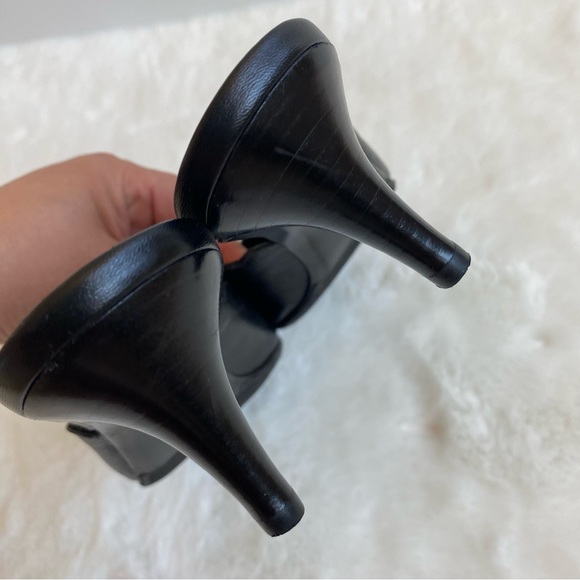 NWOB Salvatore Ferragamo Scalloped Accent Kitten Heel Mules | 7-1/2 - Picture 4 of 8
